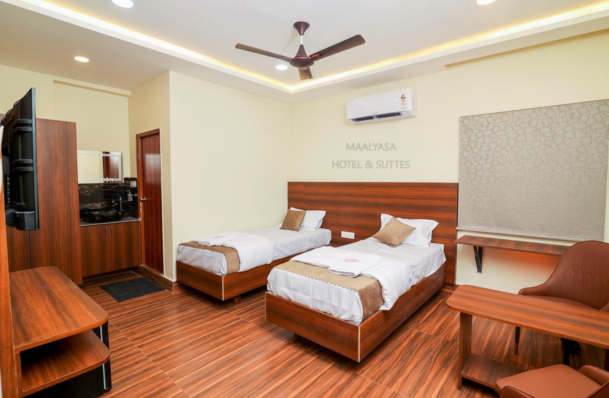 Maalyasa Hotel And Suites Hyderabad Exterior foto