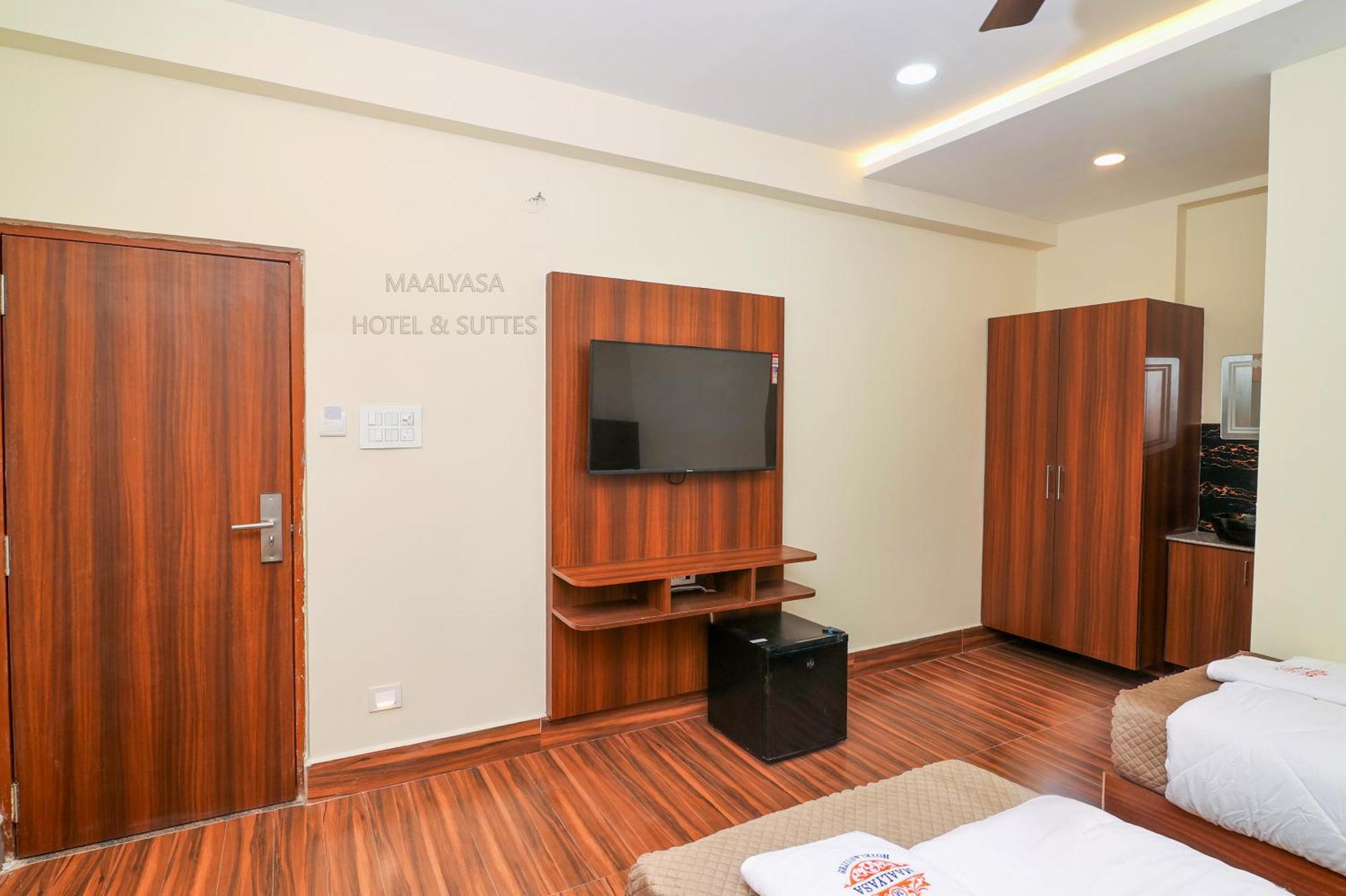 Maalyasa Hotel And Suites Hyderabad Exterior foto